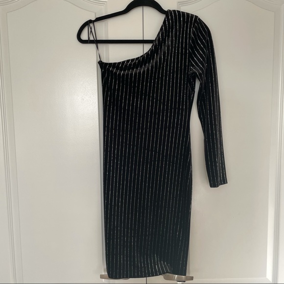 TopShop mini dress. Size 4 - Picture 4 of 4